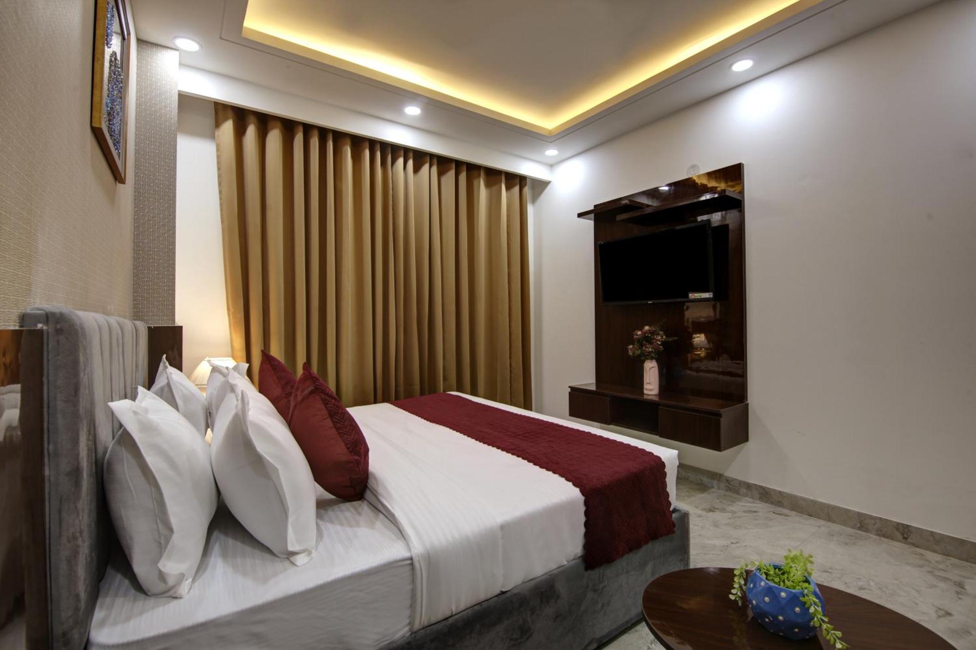 Limewood Stay - Millennium Huda City Center 구르가온 외부 사진