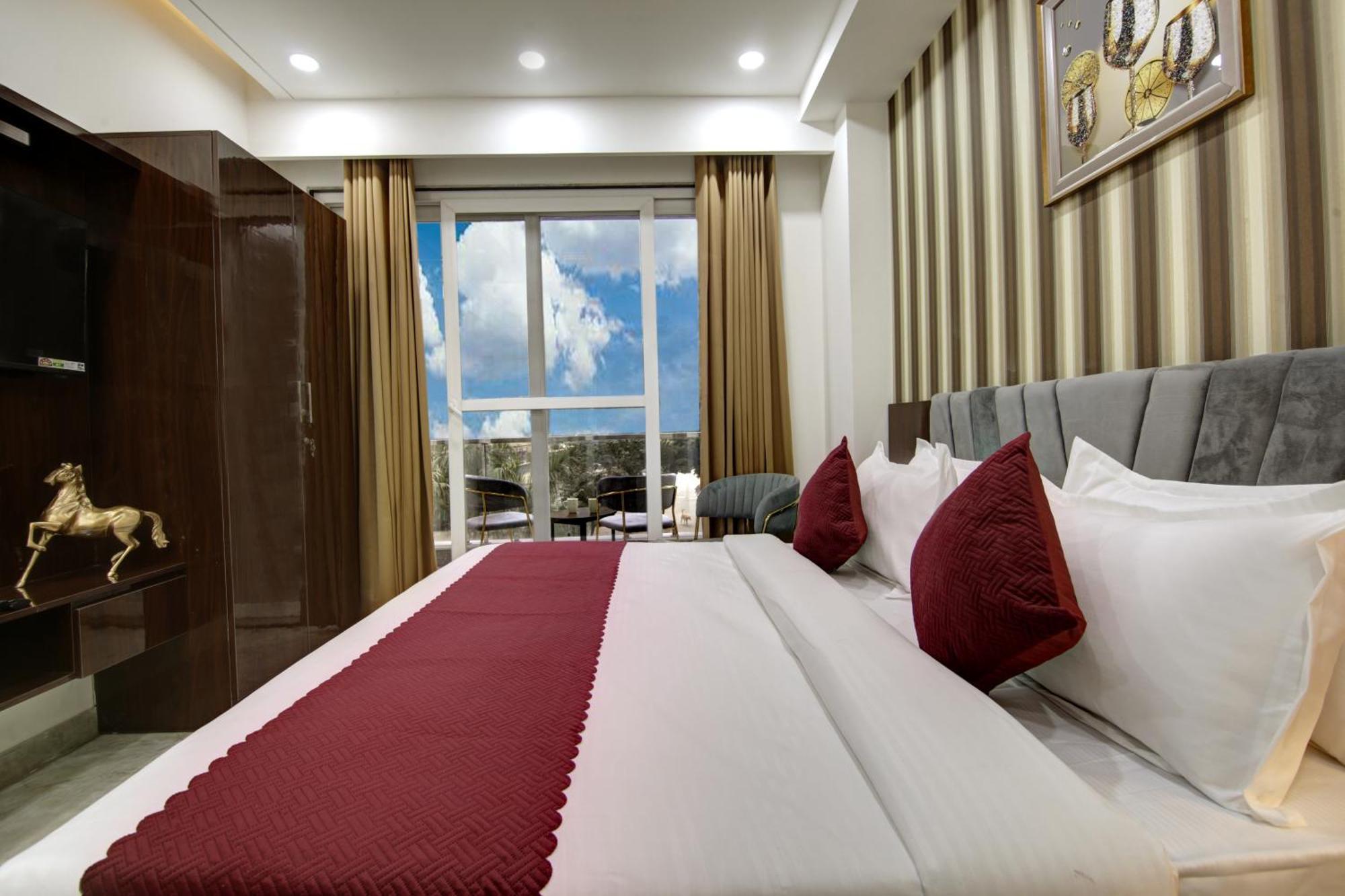 Limewood Stay - Millennium Huda City Center 구르가온 외부 사진
